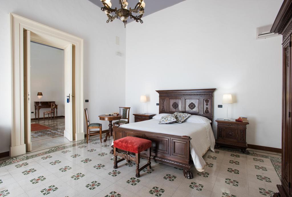 Palazzo Scarciglia - Dimora D'Epoca Bed and Breakfast Minervino di Lecce Zewnętrze zdjęcie