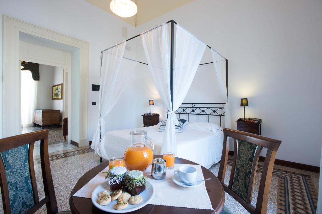 Palazzo Scarciglia - Dimora D'Epoca Bed and Breakfast Minervino di Lecce Zewnętrze zdjęcie