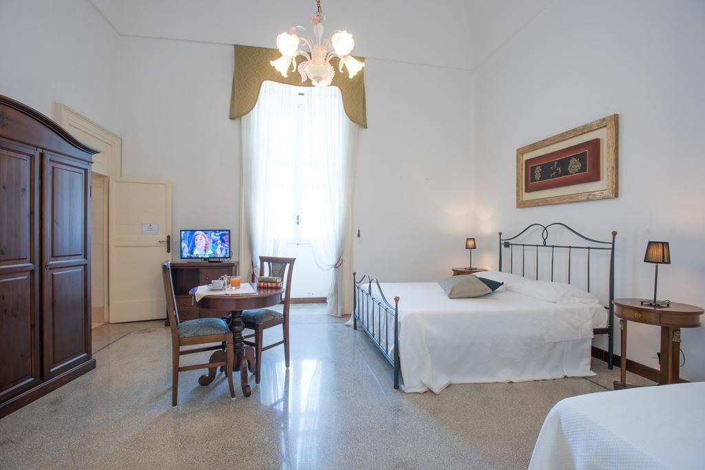 Palazzo Scarciglia - Dimora D'Epoca Bed and Breakfast Minervino di Lecce Pokój zdjęcie