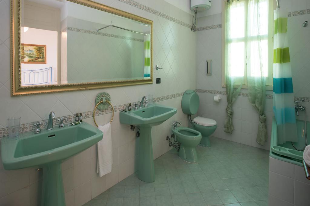 Palazzo Scarciglia - Dimora D'Epoca Bed and Breakfast Minervino di Lecce Pokój zdjęcie