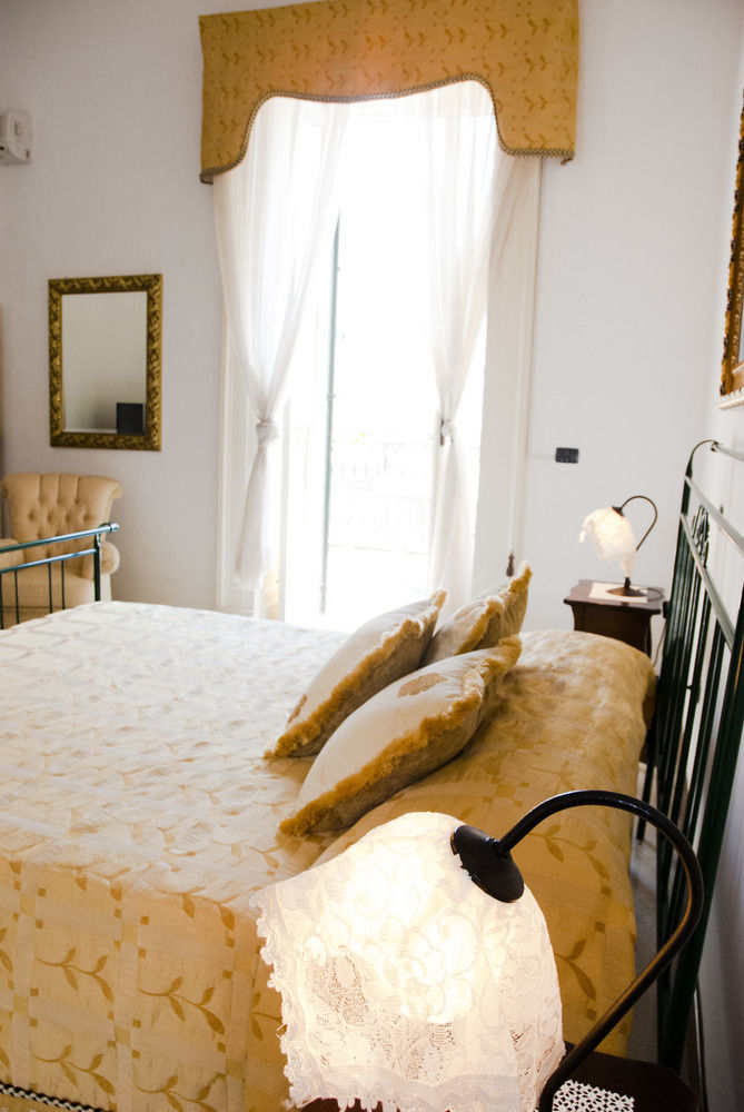 Palazzo Scarciglia - Dimora D'Epoca Bed and Breakfast Minervino di Lecce Zewnętrze zdjęcie